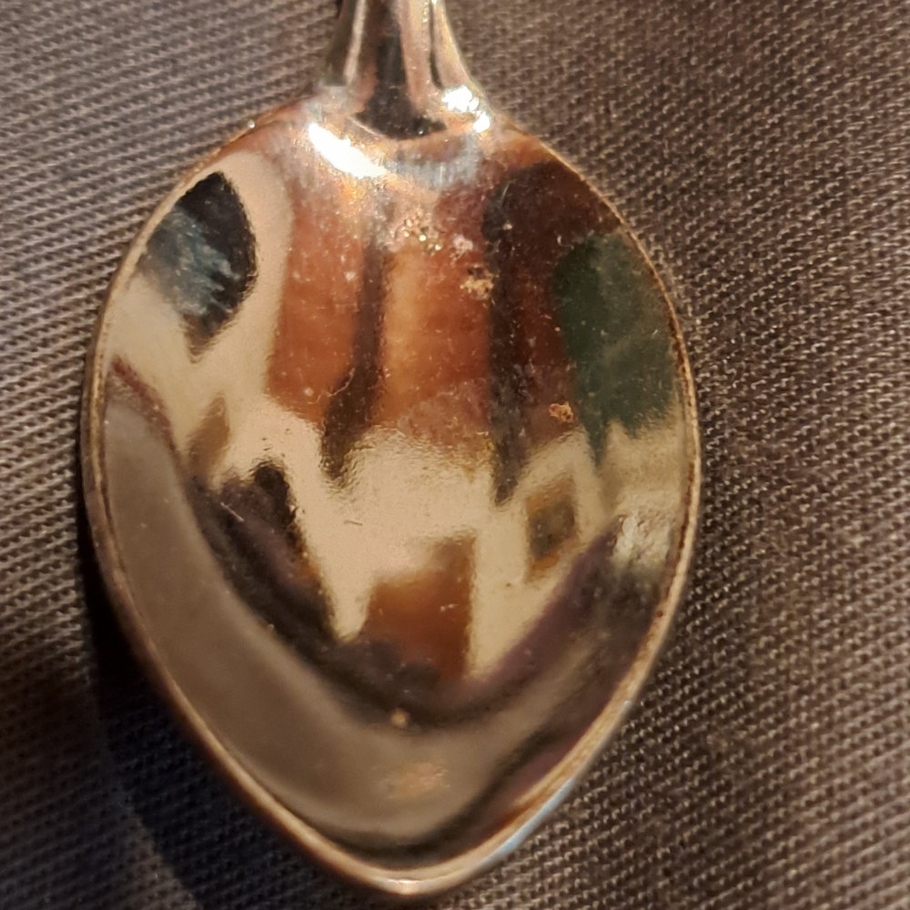 3 Souvenir Spoons - Picture 5 of 7